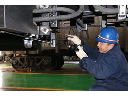 Overhaul and reconstruction of railway vehicles